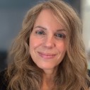 Headshot - Leslie Vanelli